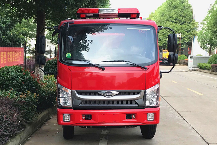 ����С��2.5��ˮ������܇�DƬ����(sh��)�c����(b��o)�r(ji��)